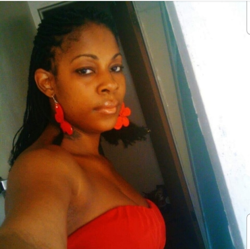 Meet your Posher, Aisha